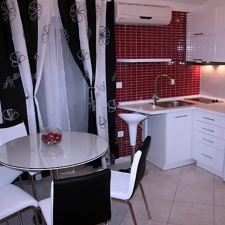 6058a Apartment Tucepi